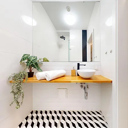 Eclipse Metro Wierzbno Mokotow *