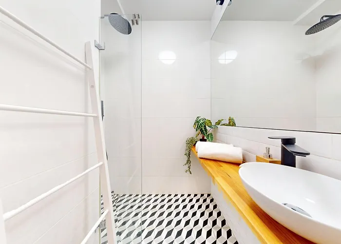 Eclipse Metro Wierzbno Mokotow * Warsaw