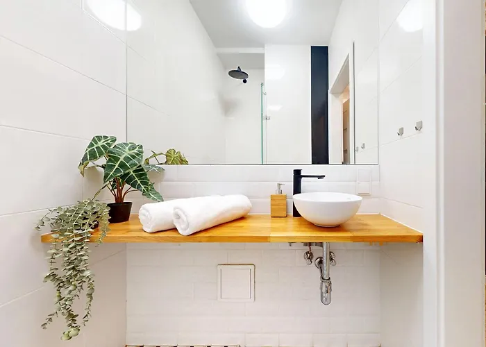 Eclipse Metro Wierzbno Mokotow *