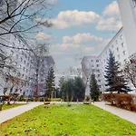 Eclipse Metro Wierzbno Mokotow * وارسو
