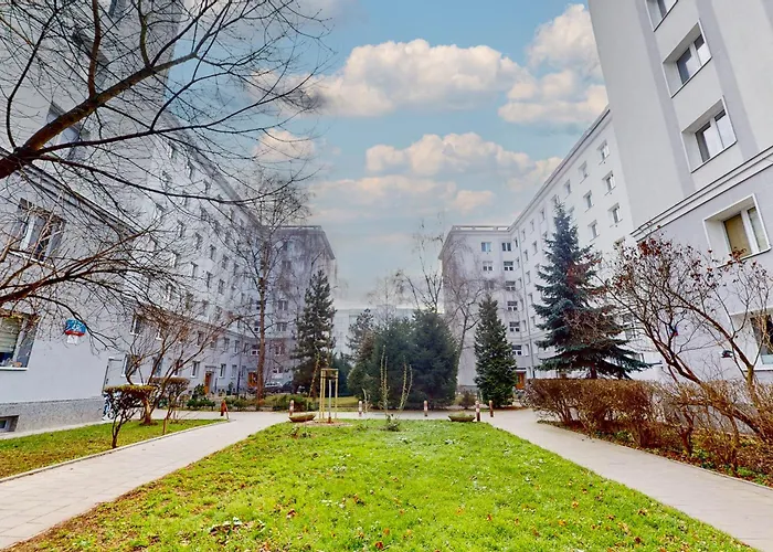 Eclipse Metro Wierzbno Mokotow * Varšava